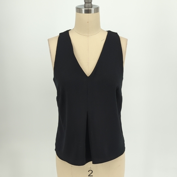 00844 Banana Republic V Neck Top Black Size 0P preppy Business casual office - Picture 1 of 4